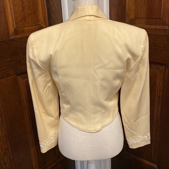 T. Edwards Vintage yellow short waisted jacket. - Picture 6 of 9